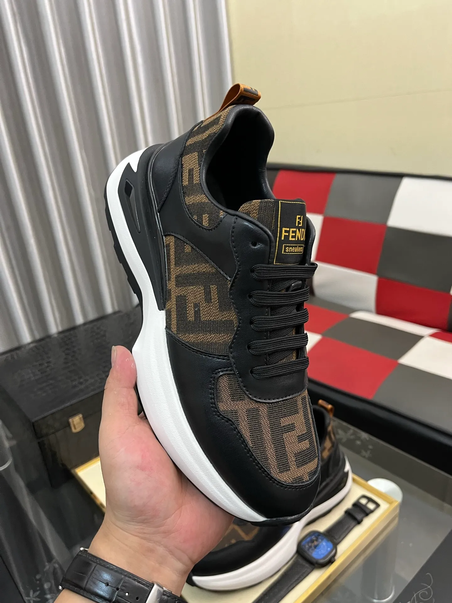 Men's shoes 💰438⌚️⌚️ 【FENDI】Original quality. ~ Unique modern style sneakers. 🏃A must-have casual shoe for trendy men😍😍 Original brand imported from Italy, imported original leather, sheep lining (refuses to discolor and grind feet) Sole: Original sole provided by the original factory, French lazy style design ⚠️Fit to the feet, original quality, super comfortable original sole. Code number: 38-442️⃣Colors available